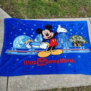 Vintage Walt Disney World Parks Mickey Mouse Plush Fleece Blanket Throw 40”×60”